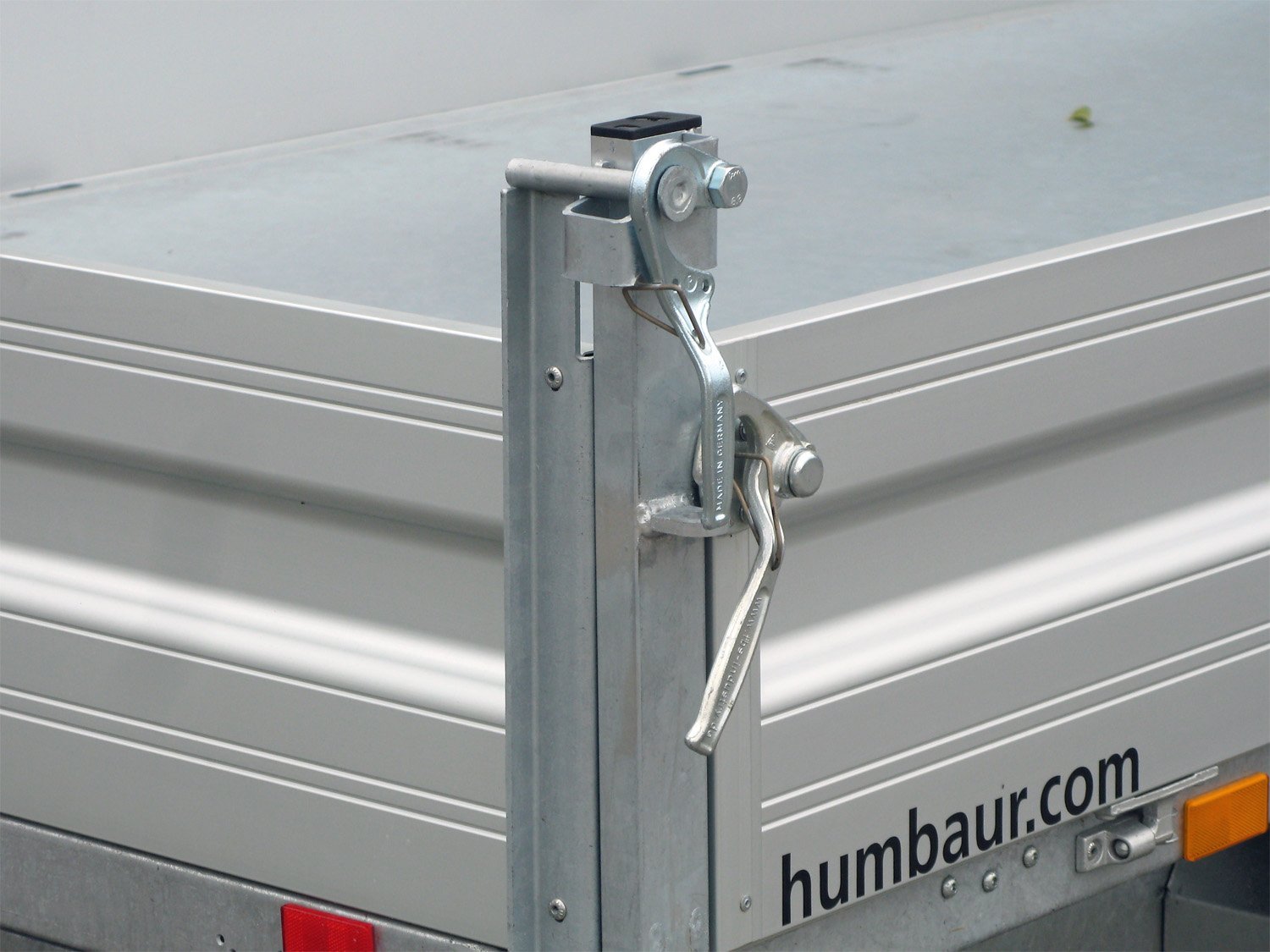 Humbaur HTK 3500.41 ALU Tridem 3 Achser mit E-Pumpe – Bild 3